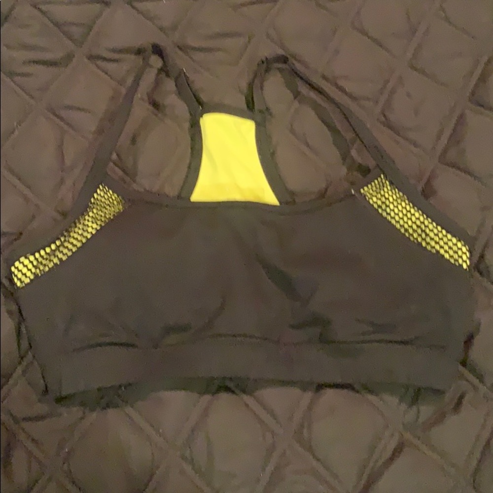 Sports bra